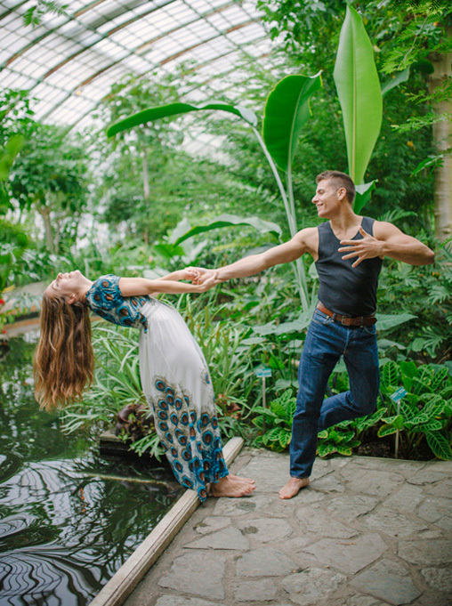 Séance Alice et Marty, photo de danse romantique à côté du bassin