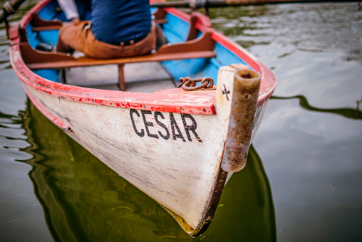 Séance barques à Vincennes, photo de la barque nommé César